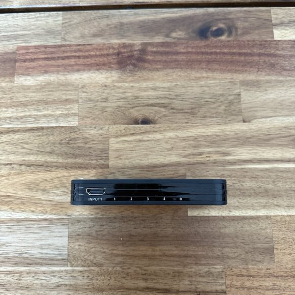 Philips 4k UHD 4 Port HDMI 2.0 Switch with remote & Power  Cord + HDMI Cable - Picture 13 of 16